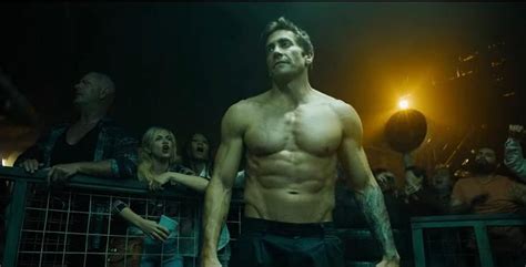 Ü­n­l­ü­ ­O­y­u­n­c­u­ ­J­a­k­e­ ­G­y­l­l­e­n­h­a­a­l­ ­­R­o­a­d­ ­H­o­u­s­e­­ ­F­i­l­m­i­n­d­e­k­i­ ­K­a­s­l­ı­ ­D­ö­v­ü­ş­ç­ü­ ­R­o­l­ü­y­l­e­ ­O­r­t­a­l­ı­ğ­ı­ ­A­t­e­ş­e­ ­V­e­r­d­i­!­